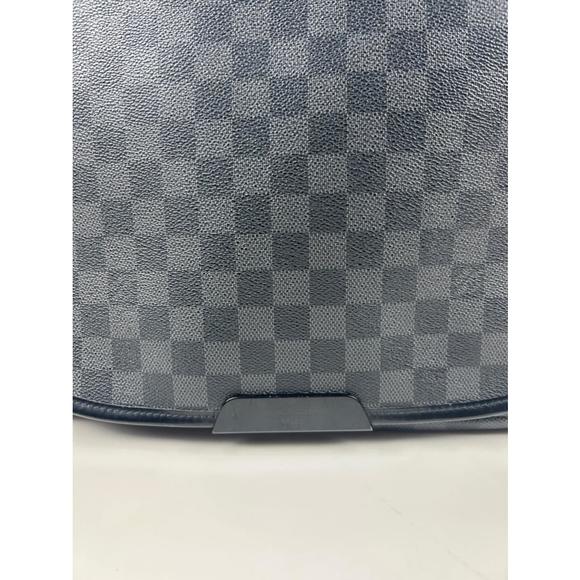 Louis Vuitton danger graphite crossbody messenger shoulder bag - Picture 6 of 9